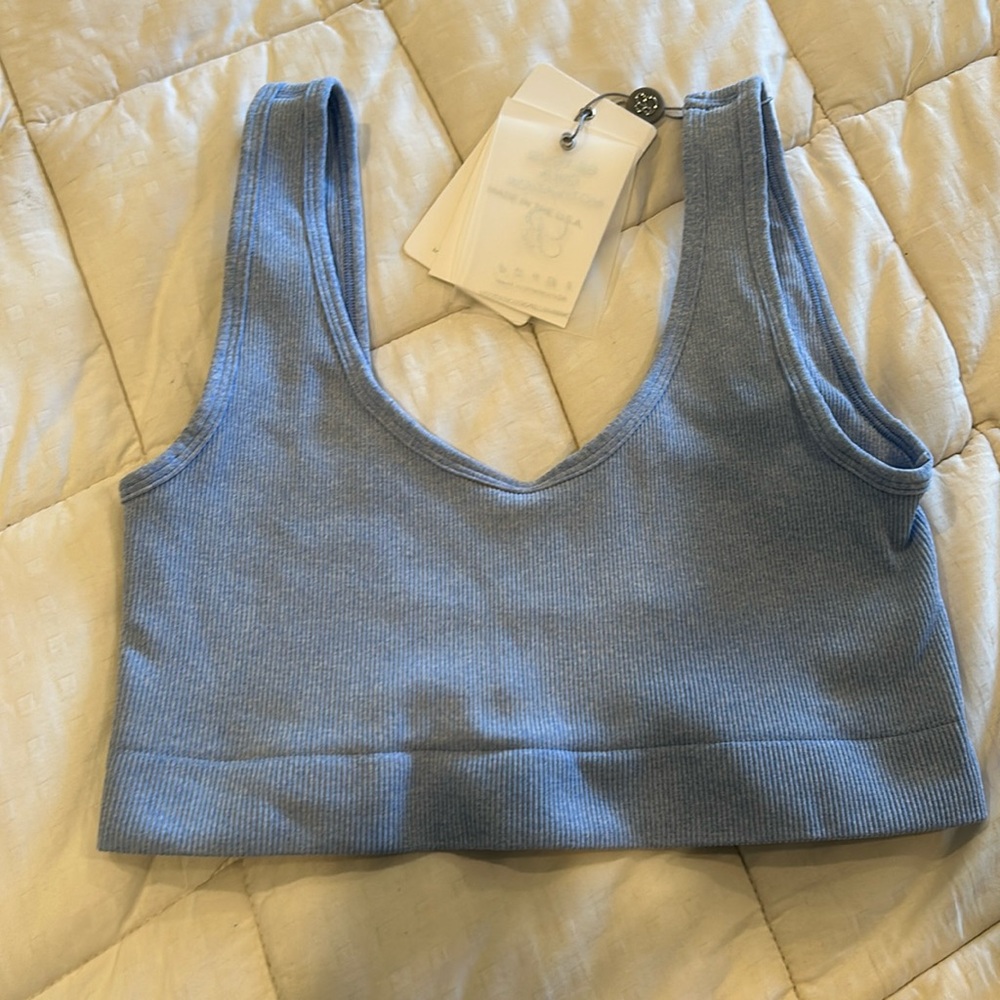 Seamless scoop bra from bombshell sportswear.